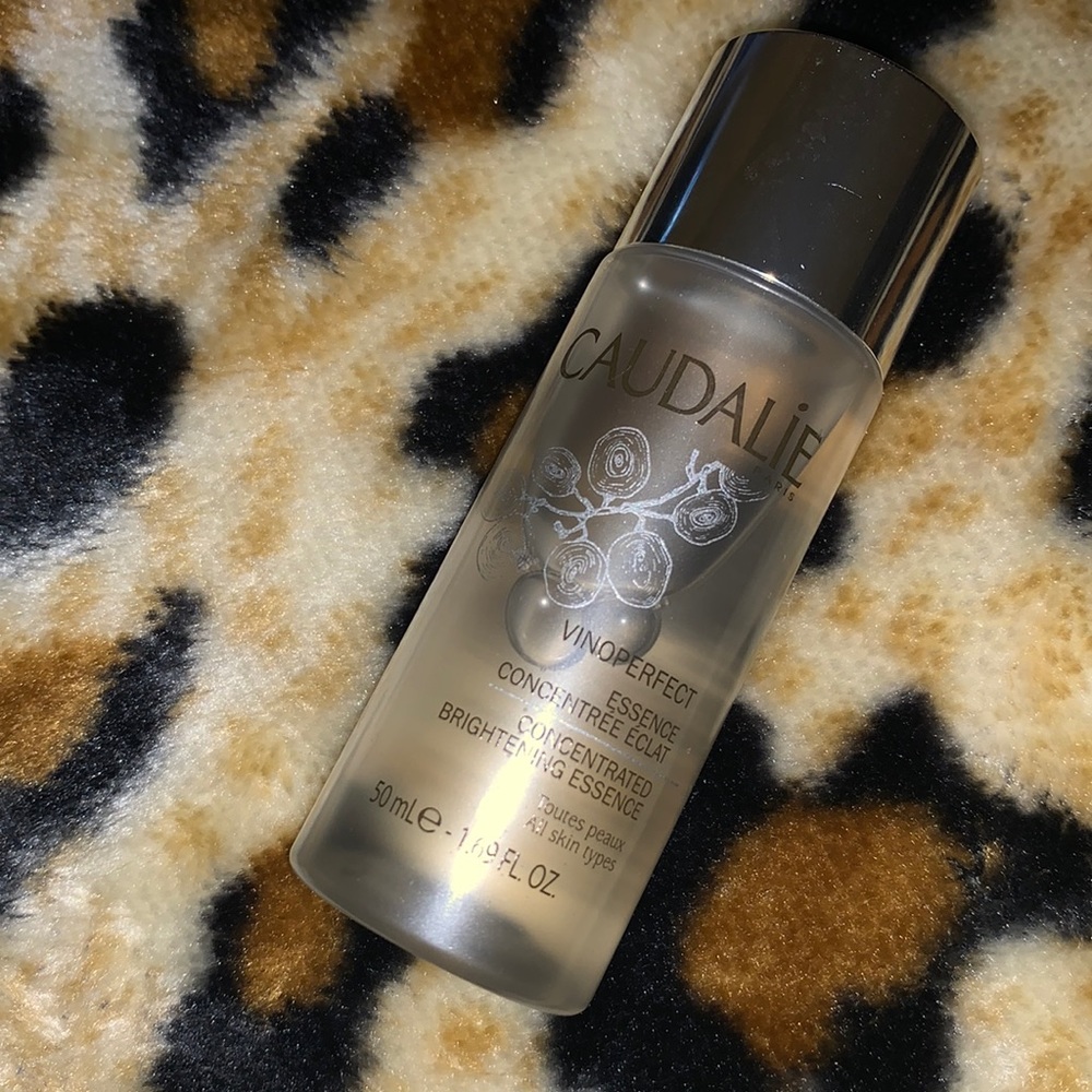 🆕 Caudalie Vinoperfect Brightening Essence…